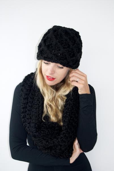 The Hyperion Chunk Infinity Scarf- Black