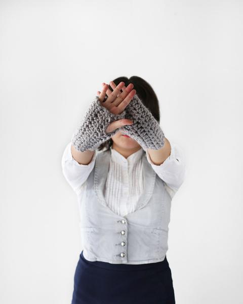 The Rhea Chunky Knit Gloves- Grey